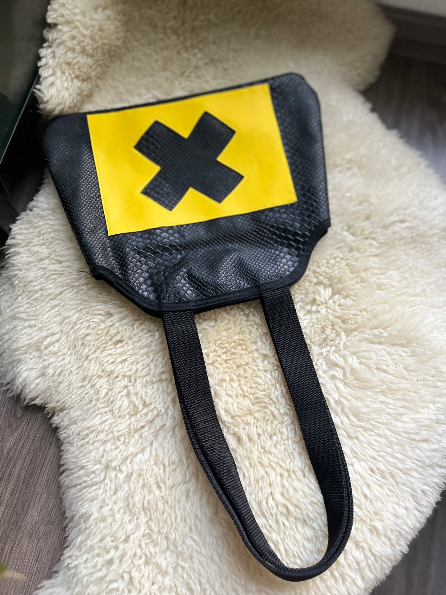 Unikat Petra Perle handgenähte Vintage Projekt-Handtasche "X" ohne Boden