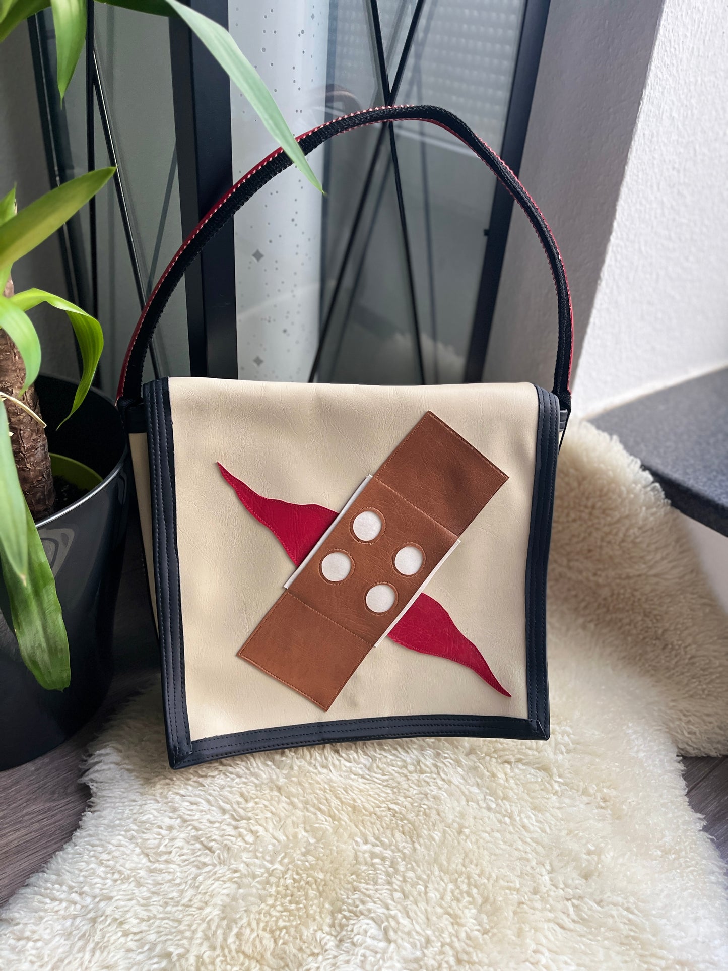 Unikat Petra Perle handgenähte Vintage Umhängetasche "Pflaster"